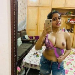 Indian bigboob girl Snapchat nudes leaked