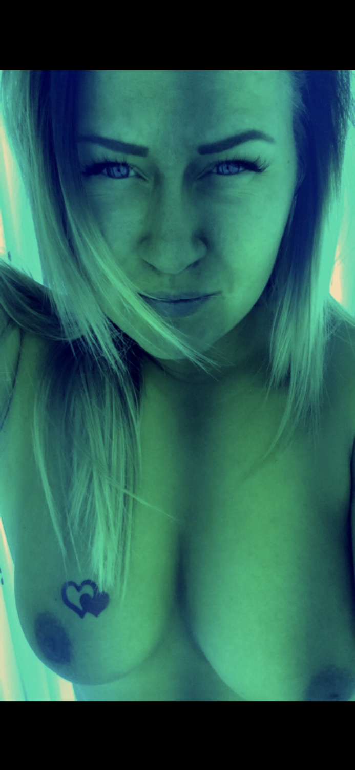 Busty Slutwife Exposed. Kik alphawest09 to expose your slut #doKkMiNa
