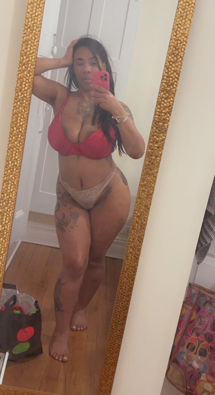Ebony milf with huge milky tits #7wym17PK