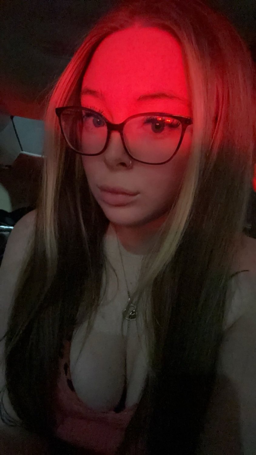 Nerdy College Girl. #urebDc2O