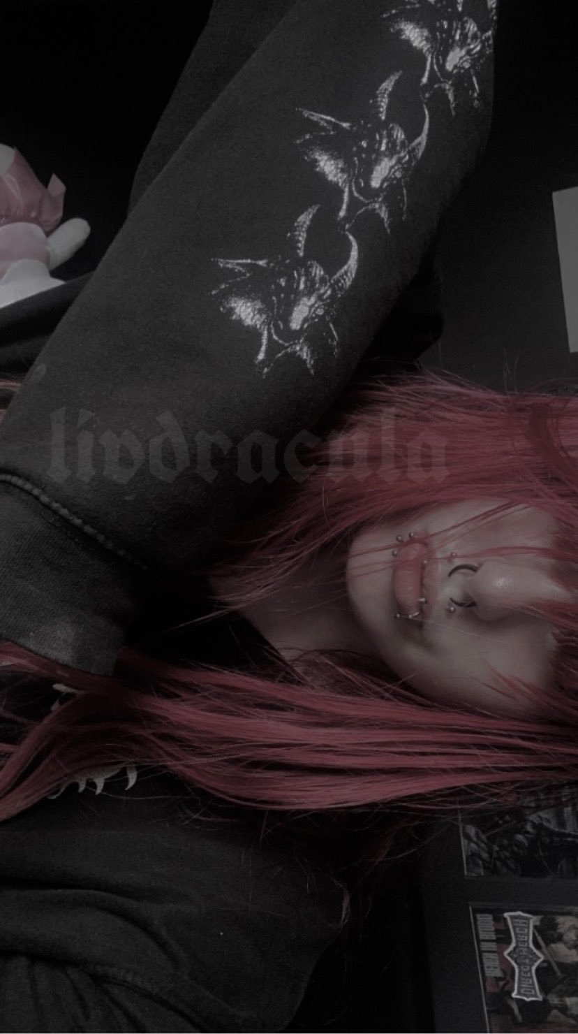 Twitter/OF Slut Livdracula #4XmV0sVV