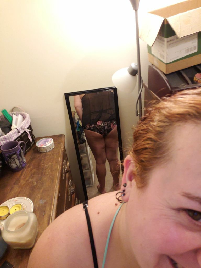 Fat milf Krys likes to show off and masturbate #NPpU3EuG