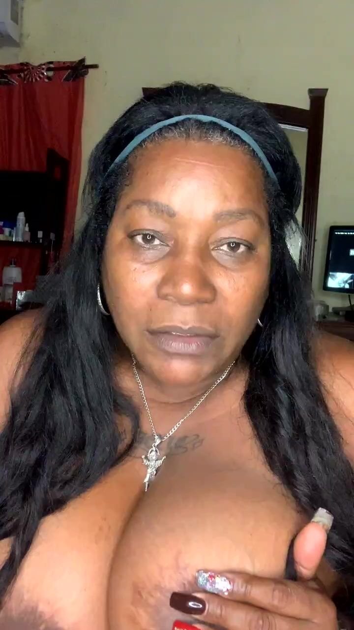 xiomara britos #cJUZNGVZ